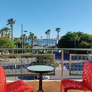 plage-des-lnes-et-sanary-port.fr-provencehotel.com/